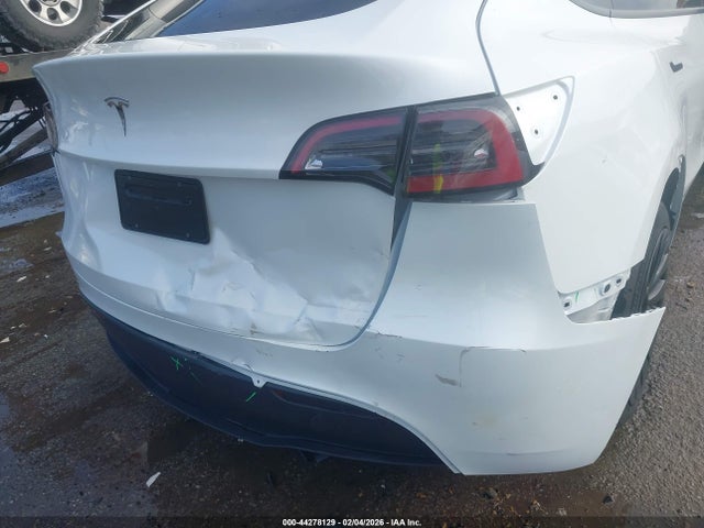 2024 TESLA MODEL Y 7SAYGDED3RF109037 Photo 5