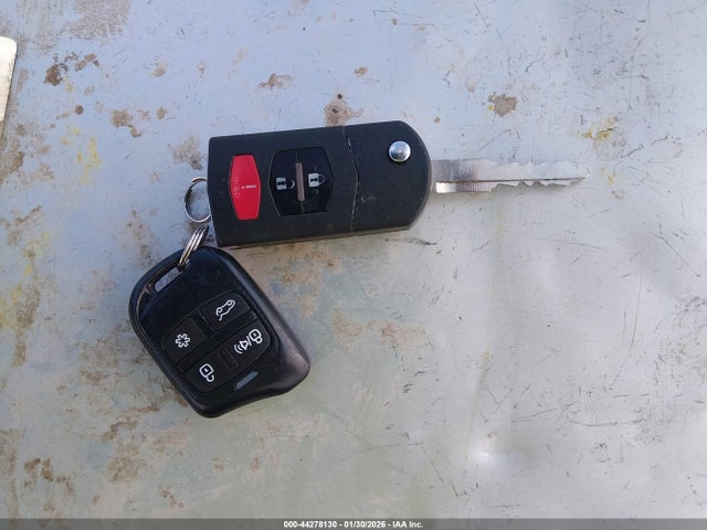 44278130 :رقم المزاد ، JM1DE1HY0B0102825 vin ، 2011 Mazda Mazda2 مزاد بيع