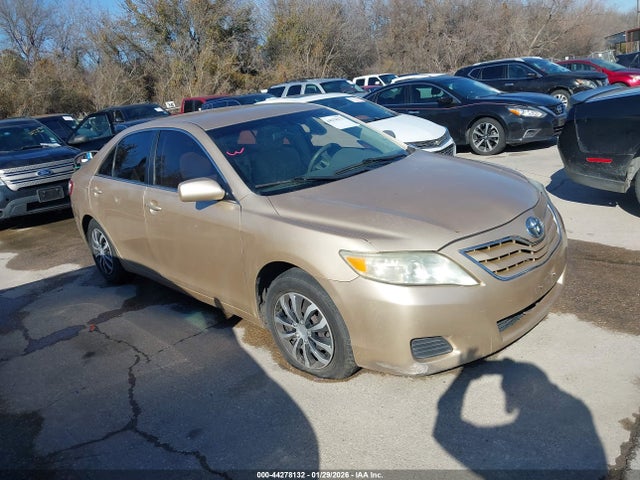 44278132 :رقم المزاد ، 4T1BF3EK3BU770297 vin ، 2011 Toyota Camry Le مزاد بيع