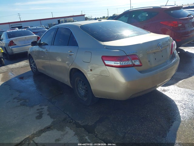 44278132 :رقم المزاد ، 4T1BF3EK3BU770297 vin ، 2011 Toyota Camry Le مزاد بيع