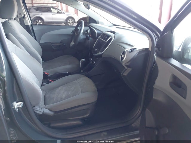 1G1JG6SB0L4131338 Chevrolet Sonic Fwd 1fl 5-door