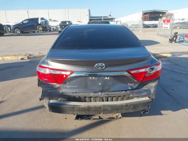 4T1BF1FK1HU432487 Toyota CAMRY SE