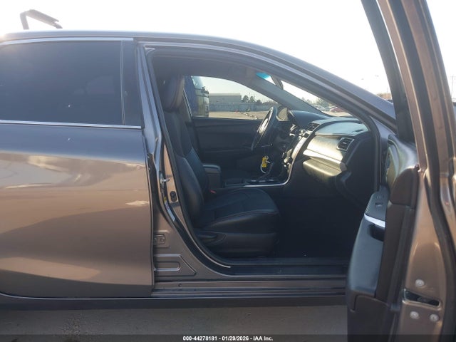 4T1BF1FK1HU432487 Toyota CAMRY SE