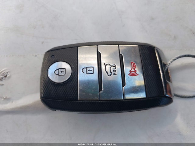 5XYPK4A52JG370940 KIA Sorento 3.3l Sx