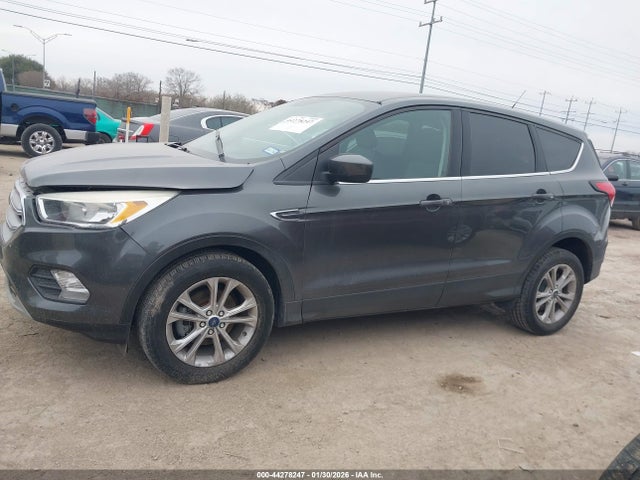 1FMCU0GD4KUA17613 Ford ESCAPE SE
