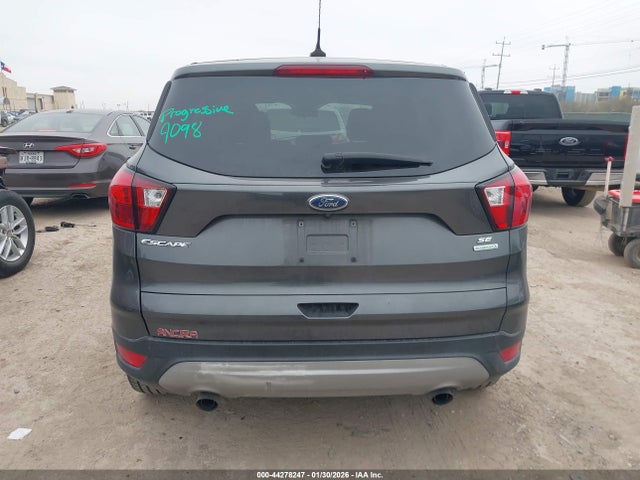 1FMCU0GD4KUA17613 Ford ESCAPE SE