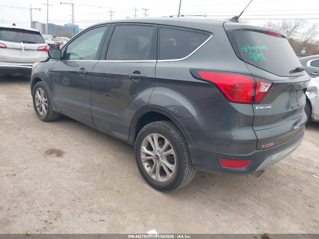 1FMCU0GD4KUA17613 Ford ESCAPE SE