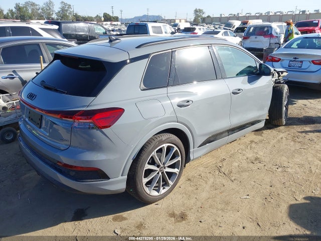 WA1KUBFZ8TP001403 Audi Q4 E-tron Premium 55 Quattro