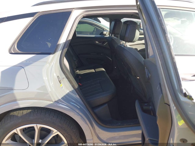 WA1KUBFZ8TP001403 Audi Q4 E-tron Premium 55 Quattro