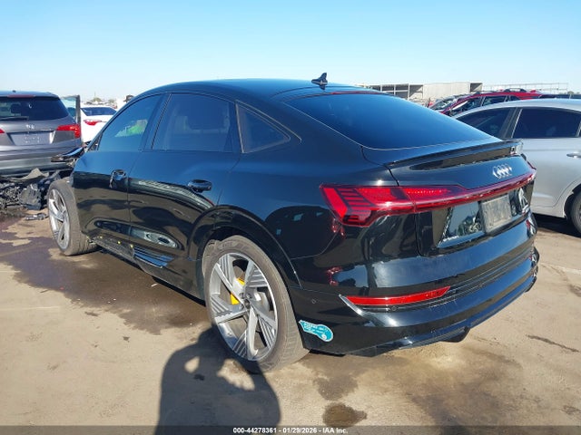 2022 AUDI E-TRON SPORTBACK WA13ABGE7NB022347 Photo 2