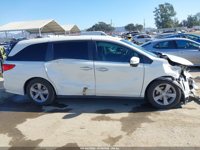 Honda ODYSSEY EX 2018 5FNRL6H50JB037375 Image 13