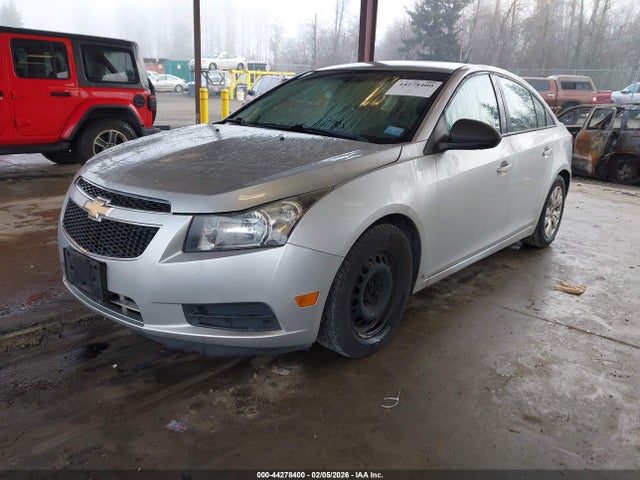 1G1PA5SGXE7115540 Chevrolet Cruze Ls Auto