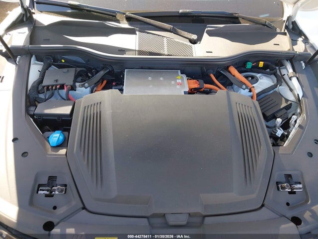 Продажа на аукционе авто 2024 Audi Q8 E-tron S Line Premium Plus Quattro, vin: WA1CAAGE6RB024946, номер лота: 44278411
