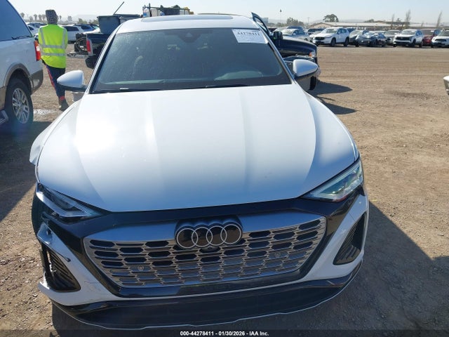Продажа на аукционе авто 2024 Audi Q8 E-tron S Line Premium Plus Quattro, vin: WA1CAAGE6RB024946, номер лота: 44278411