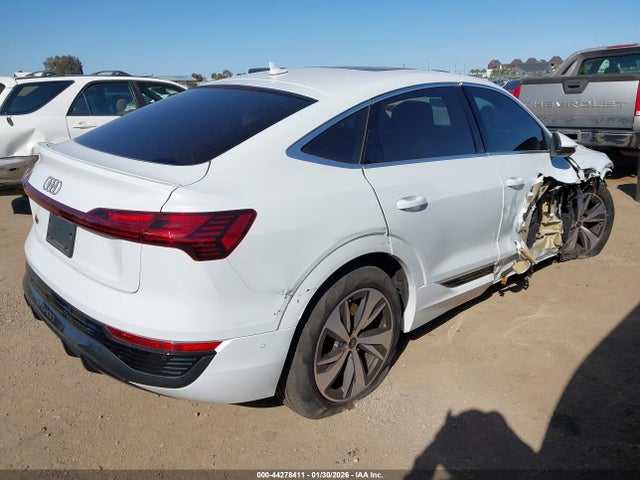 Продажа на аукционе авто 2024 Audi Q8 E-tron S Line Premium Plus Quattro, vin: WA1CAAGE6RB024946, номер лота: 44278411