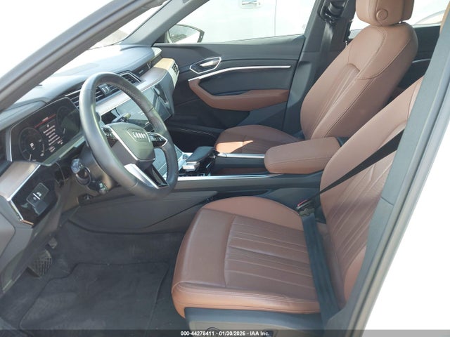 Продажа на аукционе авто 2024 Audi Q8 E-tron S Line Premium Plus Quattro, vin: WA1CAAGE6RB024946, номер лота: 44278411