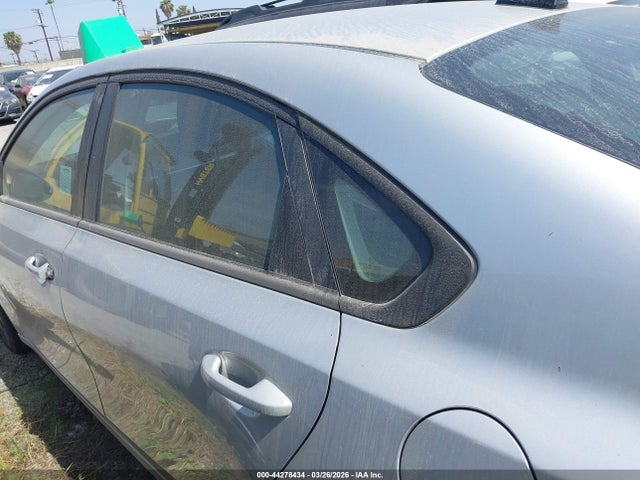 3KPF24AD1KE084126 KIA Forte Lxs