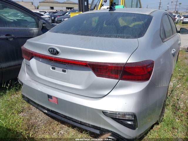 3KPF24AD1KE084126 KIA Forte Lxs
