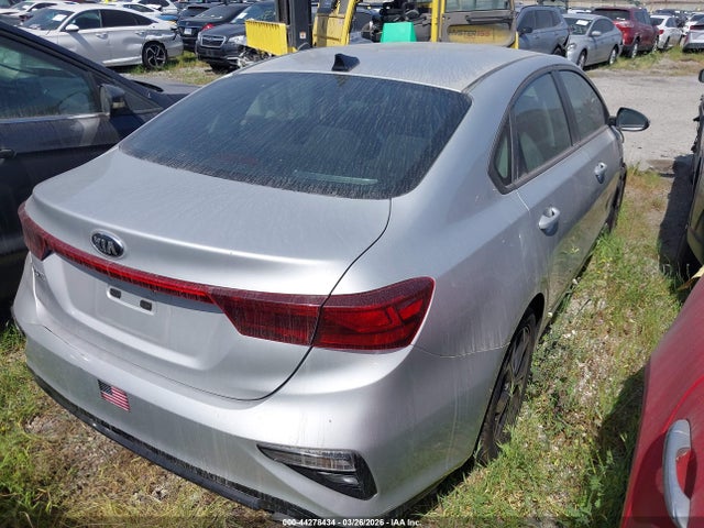 3KPF24AD1KE084126 KIA Forte Lxs