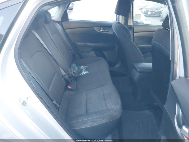 3KPF24AD1KE084126 KIA Forte Lxs