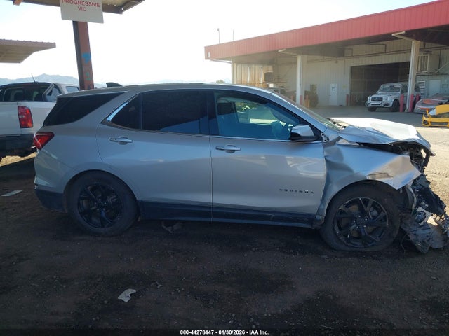 2GNAXKEX1J6227120 Chevrolet EQUINOX LT