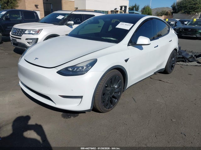 2020 TESLA MODEL Y 5YJYGDEF7LF001963 Photo 1