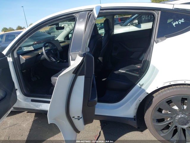 2020 TESLA MODEL Y 5YJYGDEF7LF001963 Photo 7