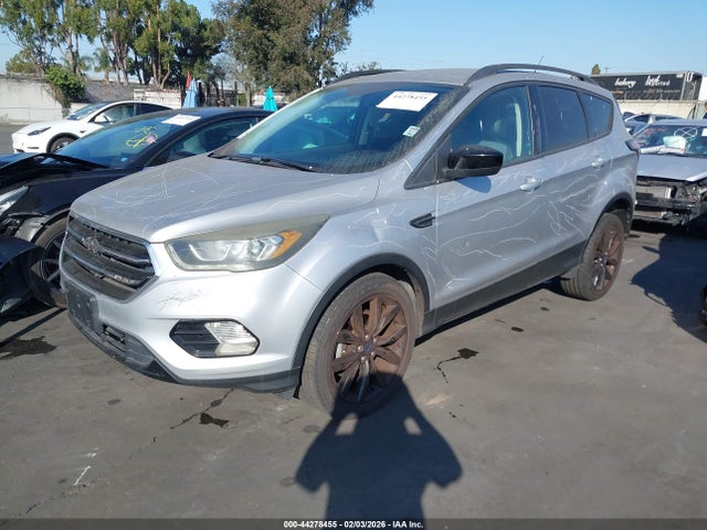 1FMCU0GD6HUA81211 Ford ESCAPE SE