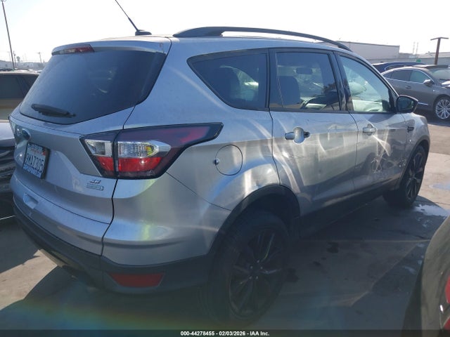 1FMCU0GD6HUA81211 Ford ESCAPE SE