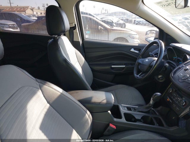 1FMCU0GD6HUA81211 Ford ESCAPE SE