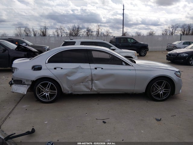 WDDZF4KB4HA239428 Mercedes-Benz E 300 4matic