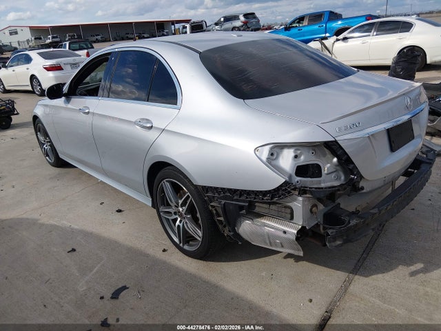 WDDZF4KB4HA239428 Mercedes-Benz E 300 4matic