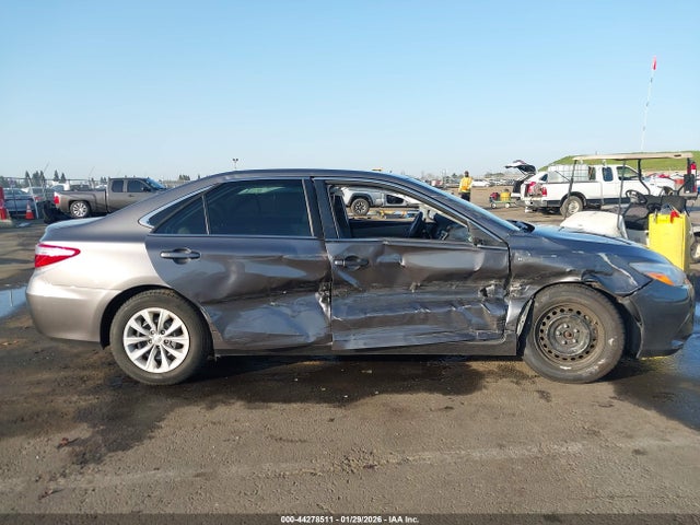 4T1BD1FK8HU215797 Toyota Camry Hybrid Le
