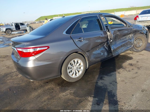 4T1BD1FK8HU215797 Toyota Camry Hybrid Le
