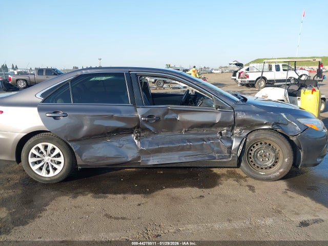 4T1BD1FK8HU215797 Toyota Camry Hybrid Le
