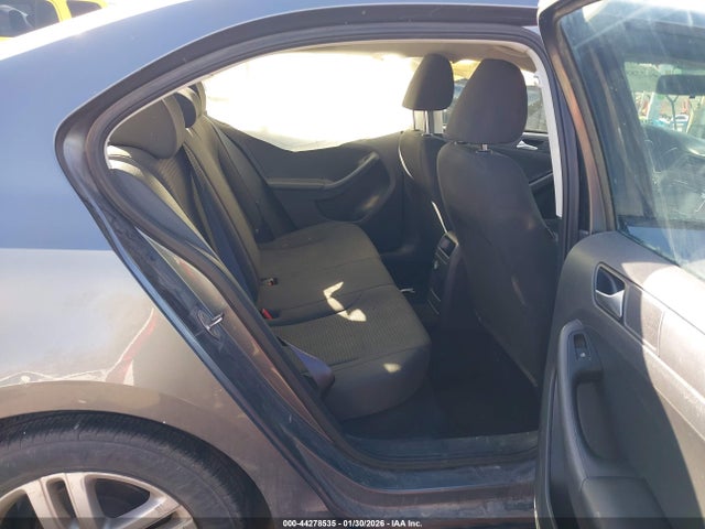 3VW2K7AJ9FM230612 Volkswagen Jetta 2.0l S