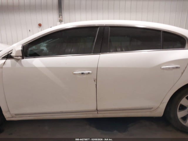 44278577 :رقم المزاد ، 1G4GC5GD4BF321823 vin ، 2011 Buick Lacrosse Cxl مزاد بيع