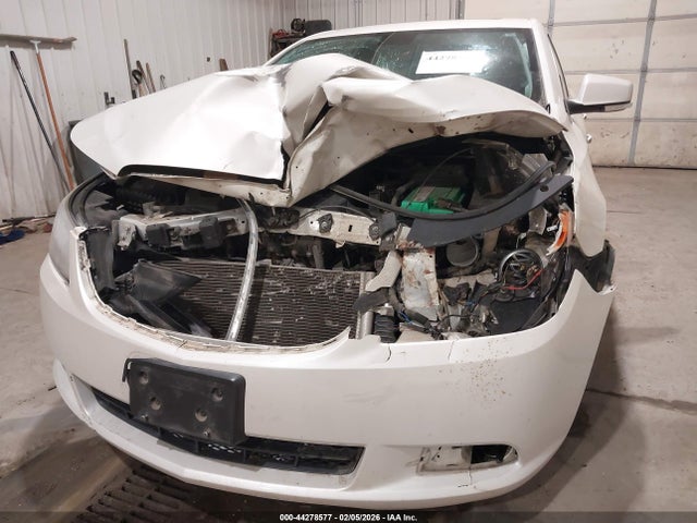 44278577 :رقم المزاد ، 1G4GC5GD4BF321823 vin ، 2011 Buick Lacrosse Cxl مزاد بيع