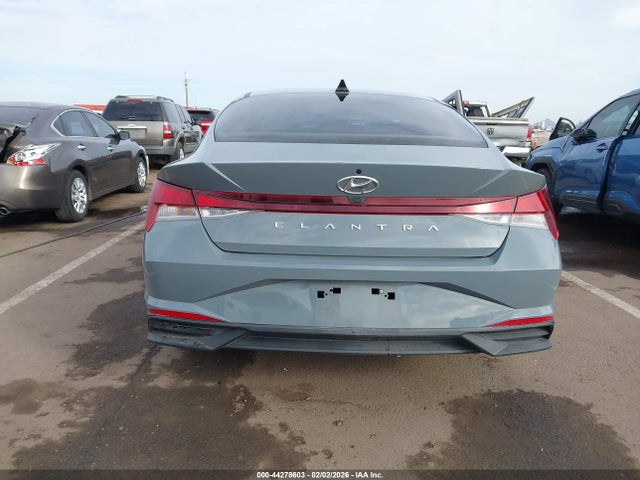KMHLM4AG8NU218929 Hyundai ELANTRA SEL
