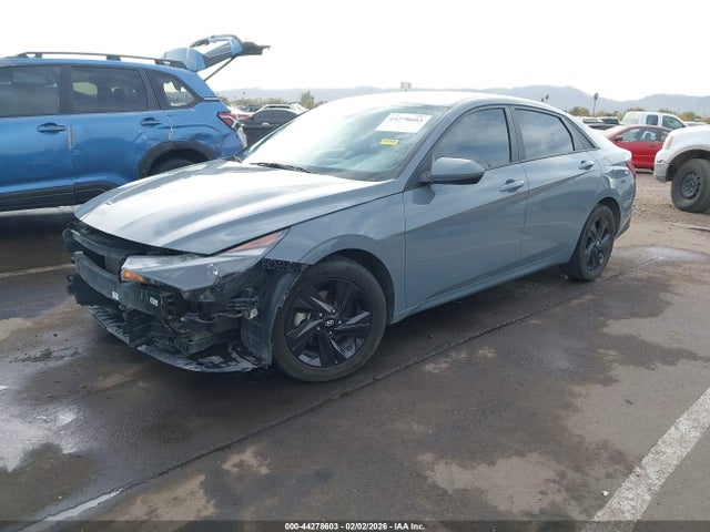KMHLM4AG8NU218929 Hyundai ELANTRA SEL