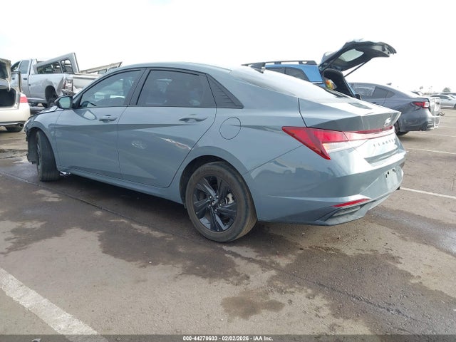 KMHLM4AG8NU218929 Hyundai ELANTRA SEL