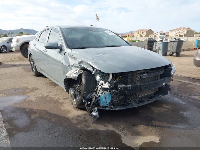 KMHLM4AG8NU218929 Hyundai ELANTRA SEL