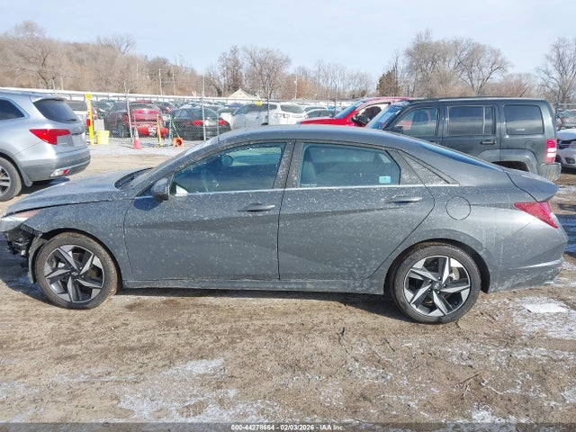 KMHLP4AG3PU575476 Hyundai Elantra Limited