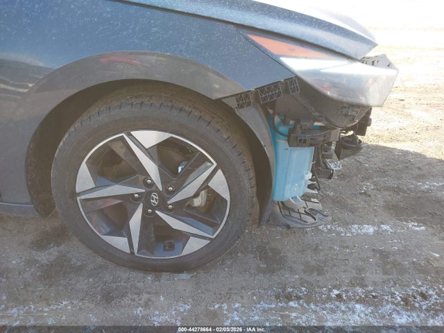 KMHLP4AG3PU575476 Hyundai Elantra Limited