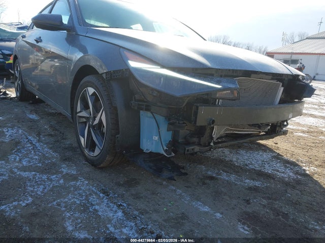 KMHLP4AG3PU575476 Hyundai Elantra Limited