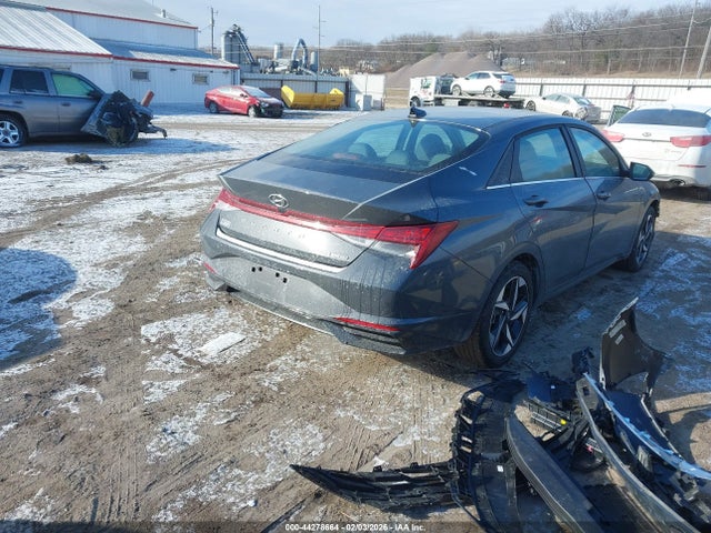 KMHLP4AG3PU575476 Hyundai Elantra Limited