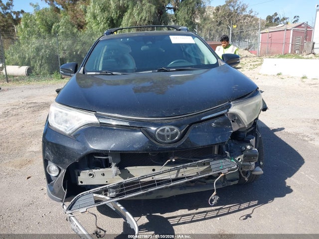 2T3WFREV5JW478882 Toyota Rav4 Xle