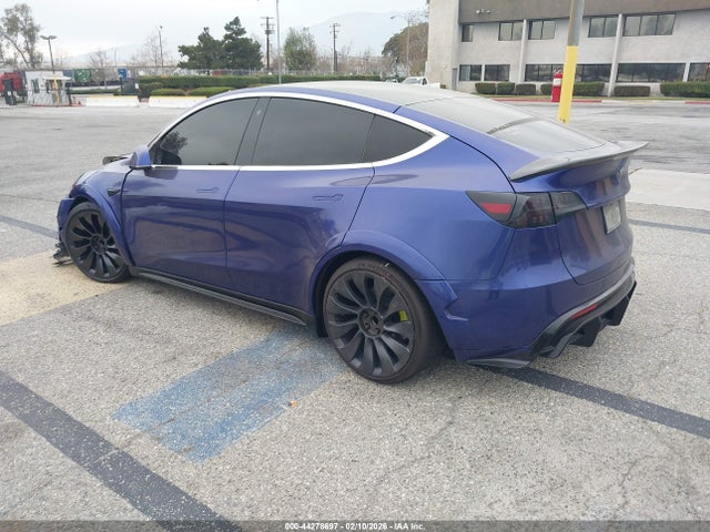 2021 TESLA MODEL Y 5YJYGDEF8MF195081 Photo 2