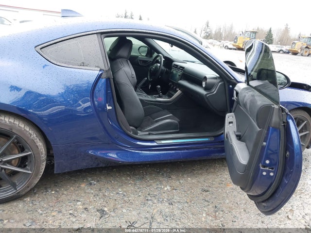 2024 TOYOTA GR86 JF1ZNBE18R9751268 Photo 4