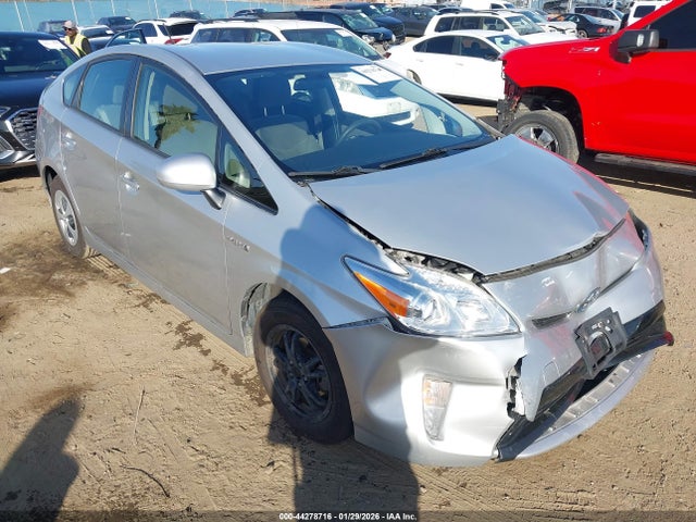 Toyota Prius Three 2015 JTDKN3DU8F0476109 главное изображение